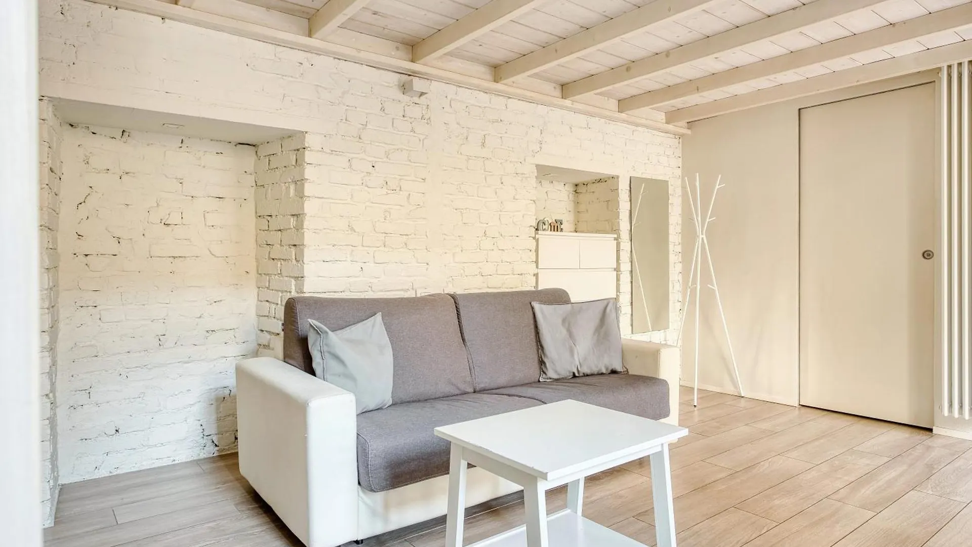 מילאנו Modern Loft Near Bosco Verticale דירה